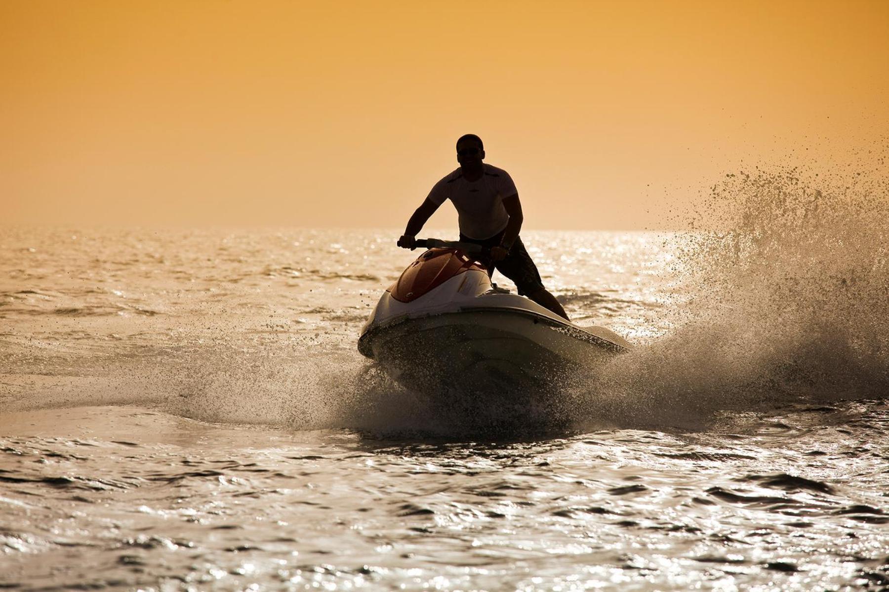 Ajman Hotel & Villas By Blazon Hotels Exterior foto Jet skiing