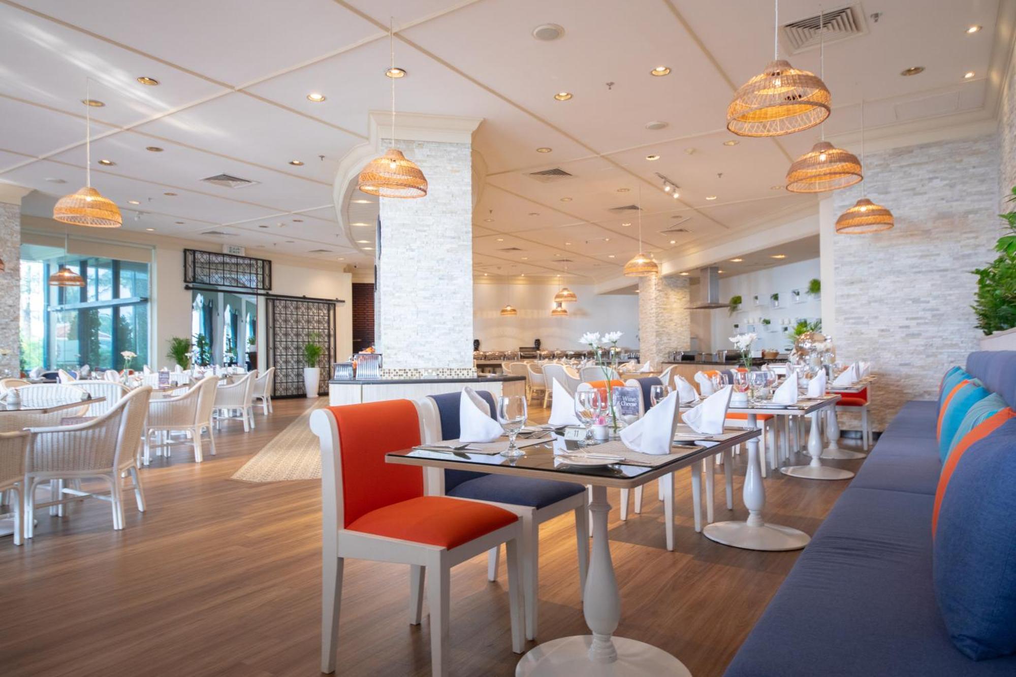 Ajman Hotel & Villas By Blazon Hotels Exterior foto The restaurant