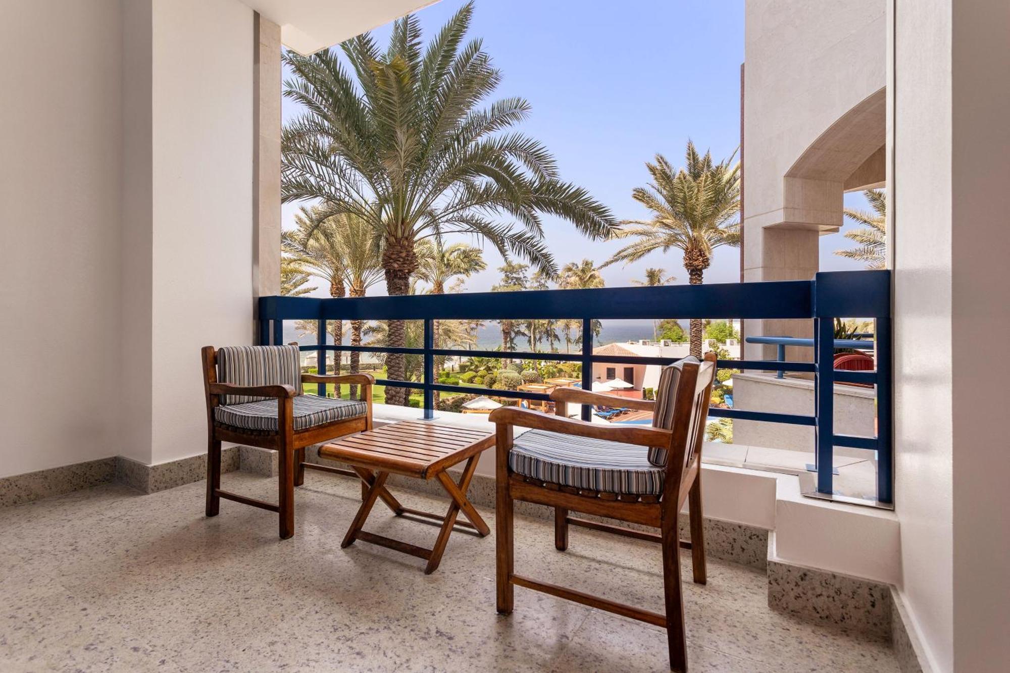 Ajman Hotel & Villas By Blazon Hotels Exterior foto A balcony at the Dead Sea