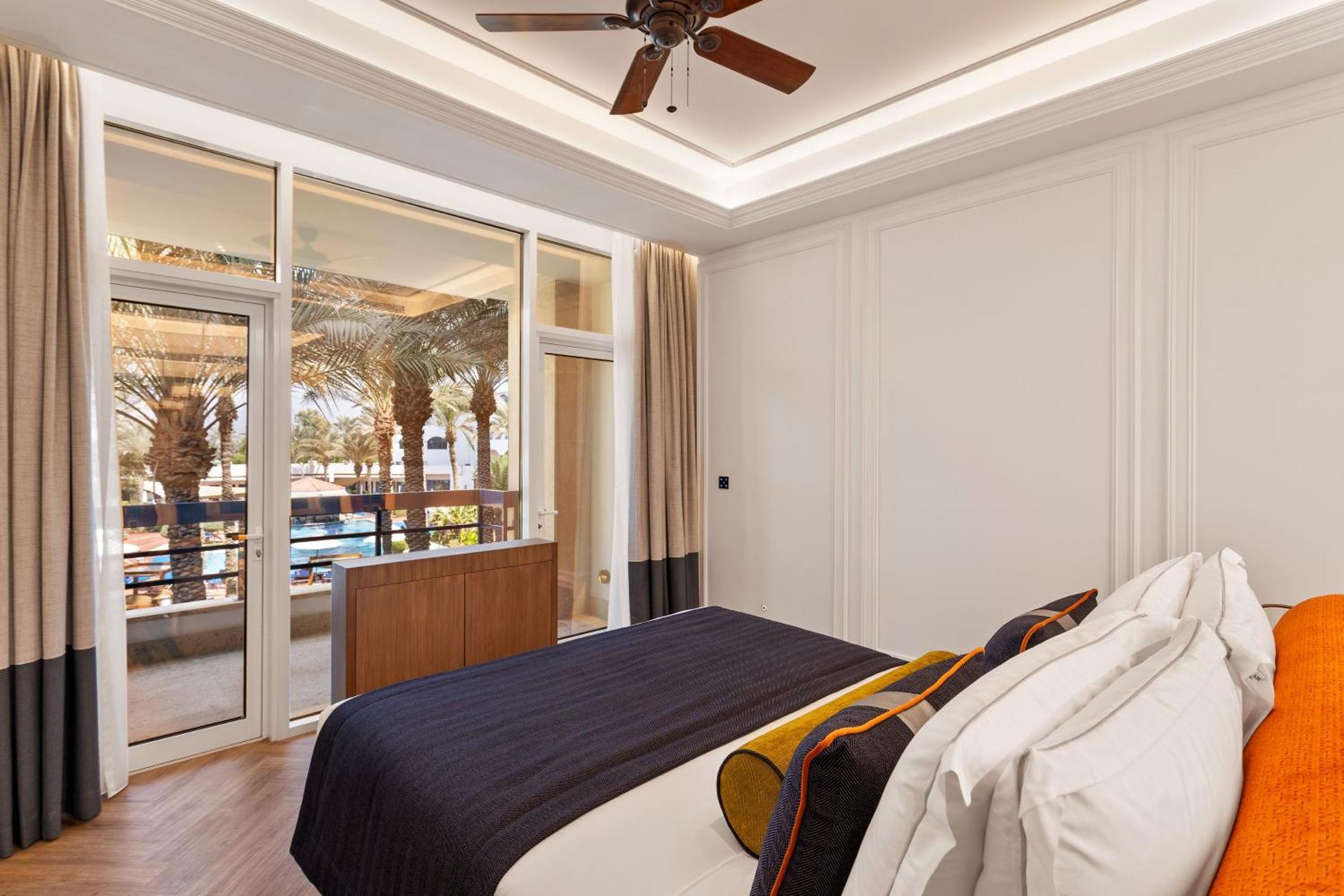 Ajman Hotel & Villas By Blazon Hotels Exterior foto A bedroom at the hotel