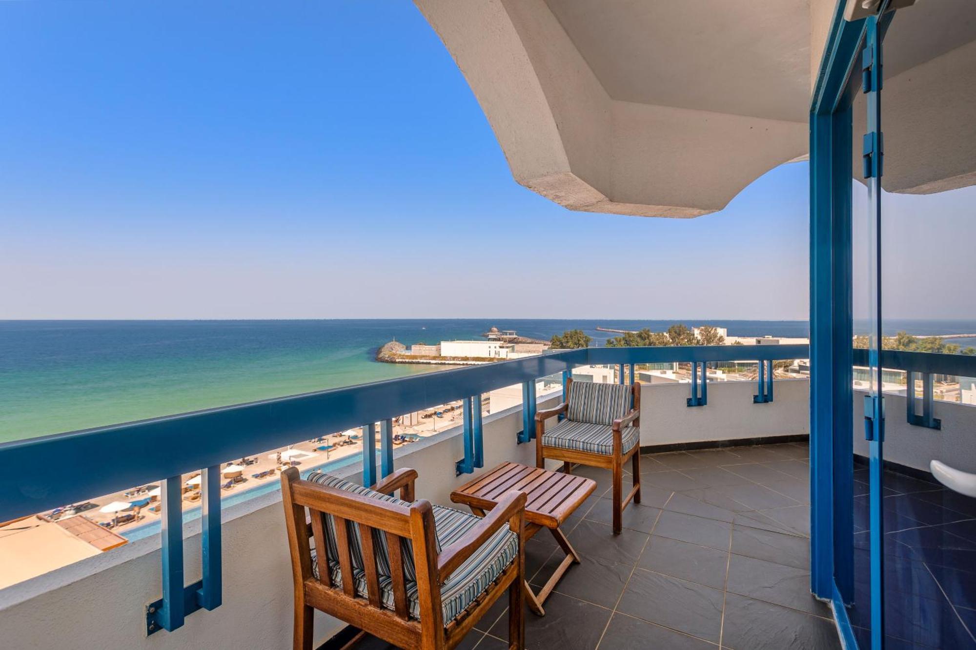 Ajman Hotel & Villas By Blazon Hotels Exterior foto Balcony of a suite