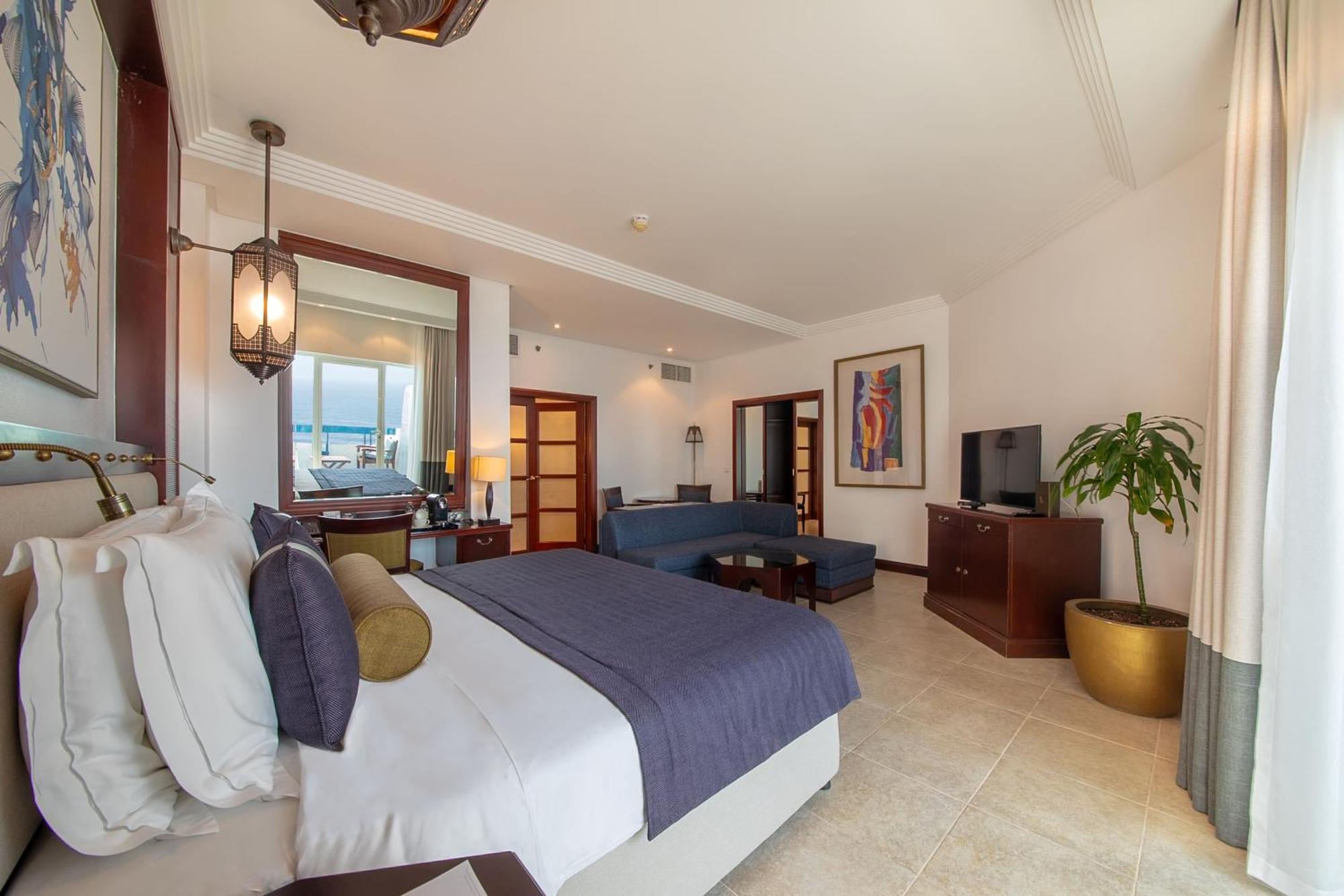 Ajman Hotel & Villas By Blazon Hotels Exterior foto Suite