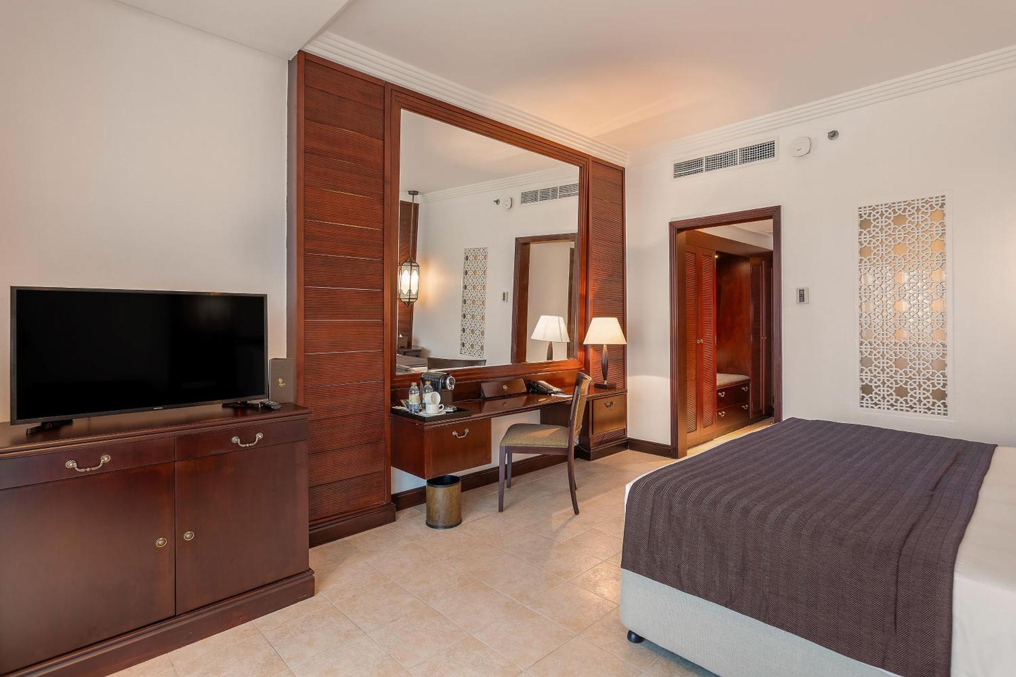 Ajman Hotel & Villas By Blazon Hotels Exterior foto Deluxe room